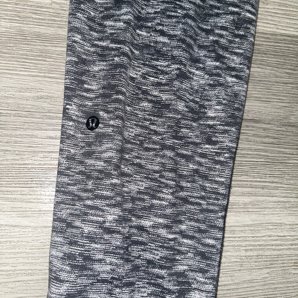 Lululemon MENS Jet Crop (Slim) Pants in Dramatic Static White Black Size 4 - Picture 6 of 8